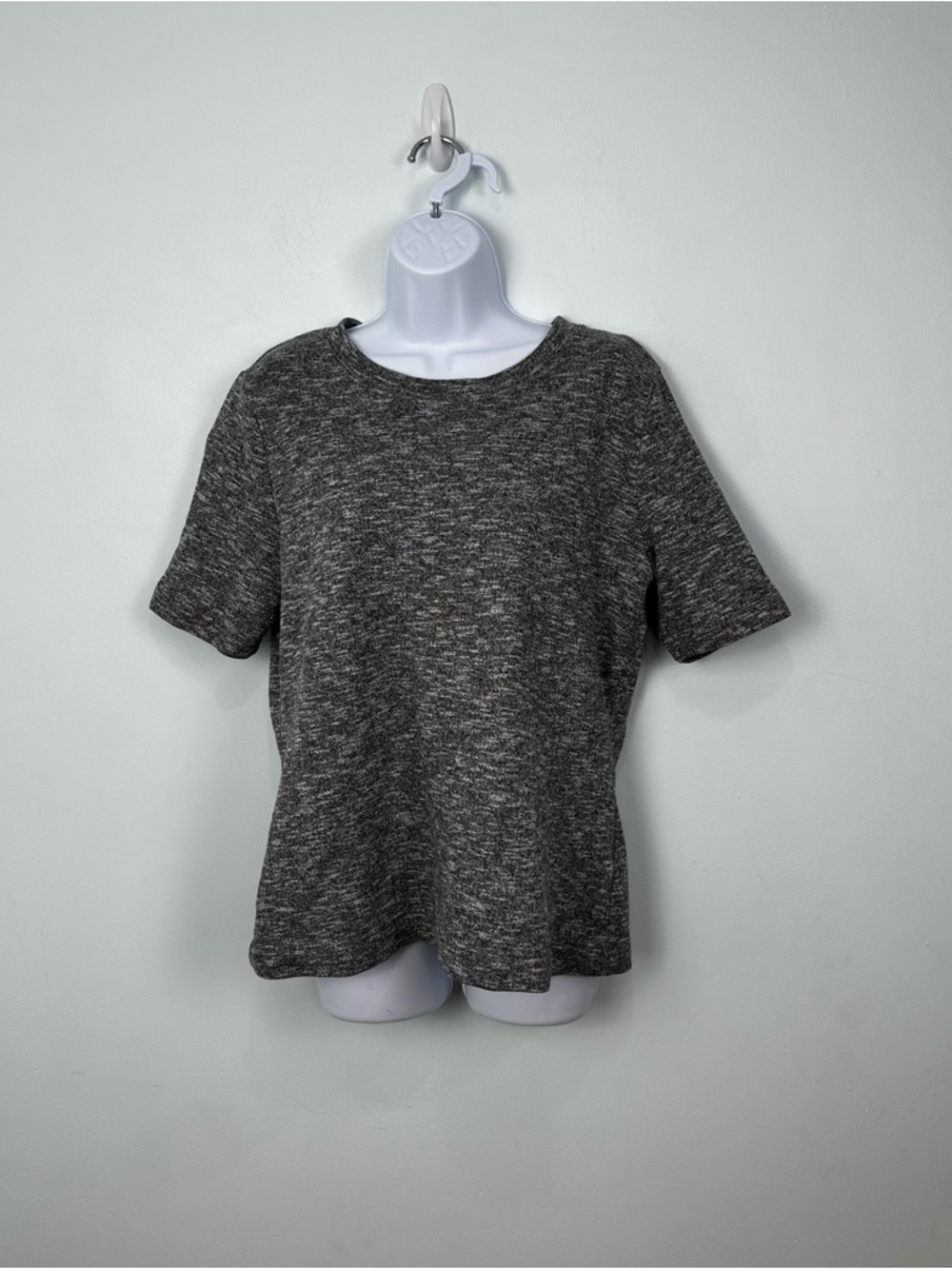 Duluth Trading Creme de la Hem Untucked Length Shirt Size Large Gray, White